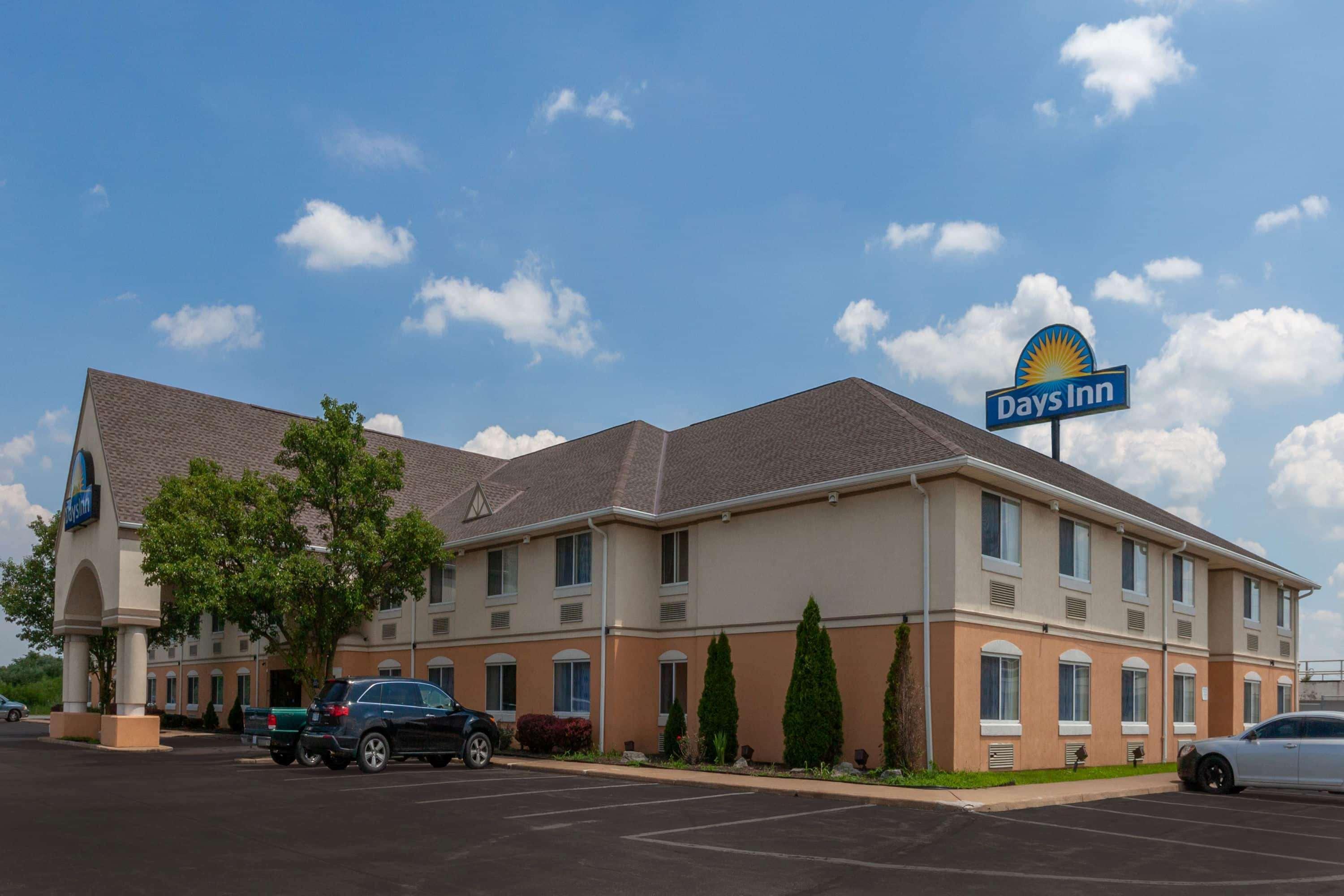 Days Inn By Wyndham Milan Sandusky South Екстер'єр фото